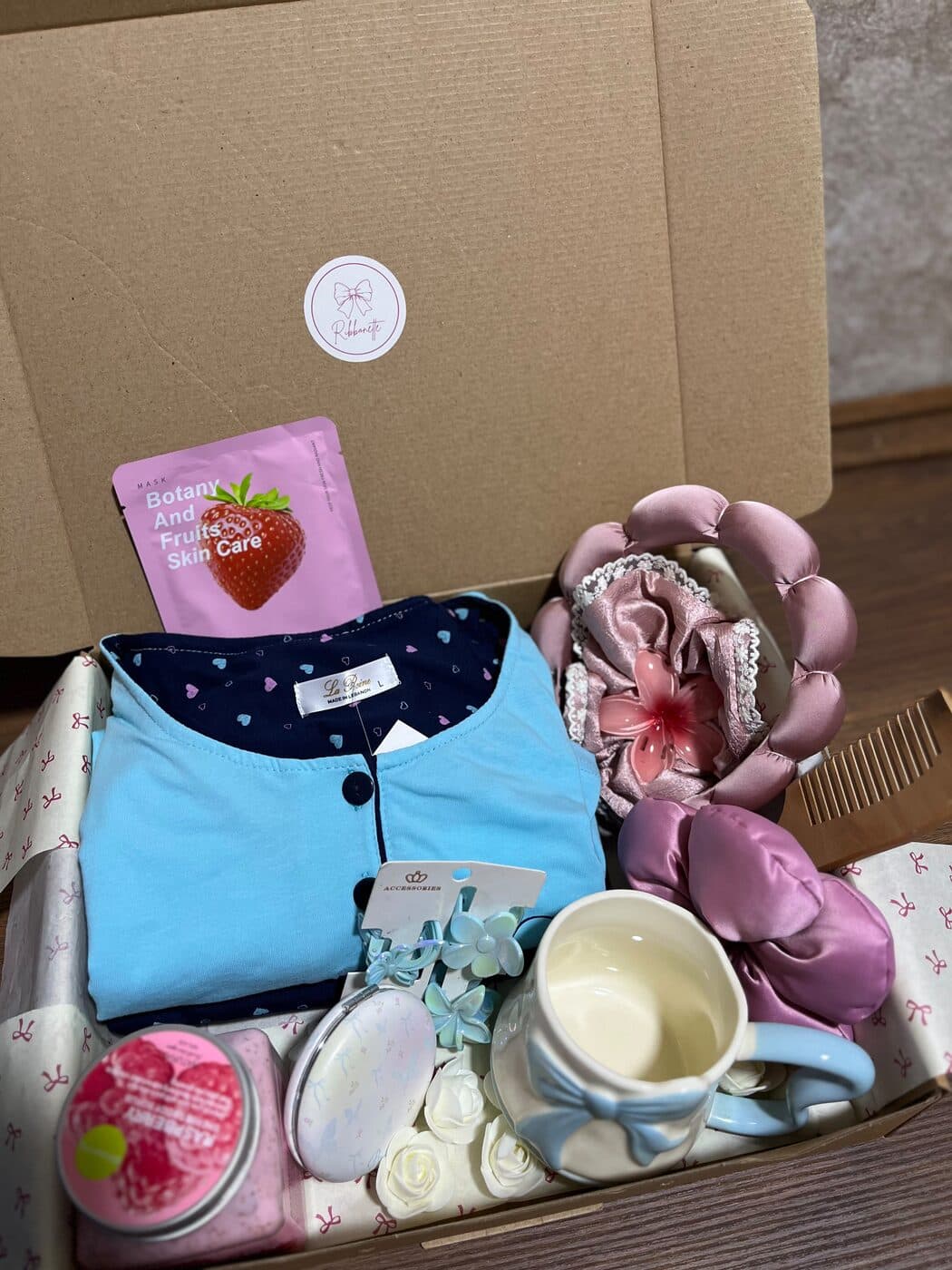 Strawberry Sky gift box